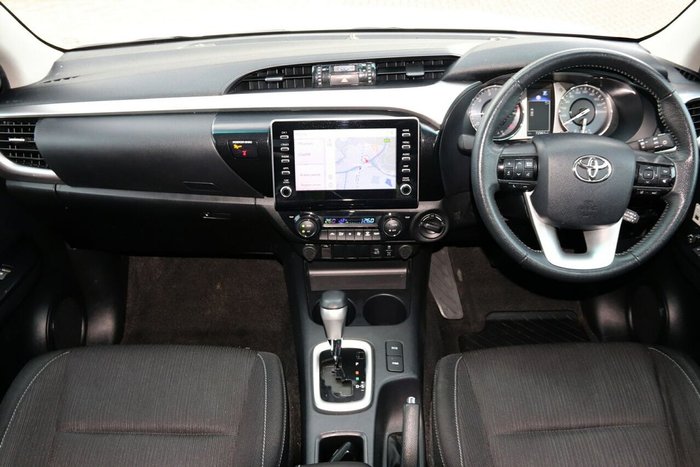 2022 Toyota Hilux SR5