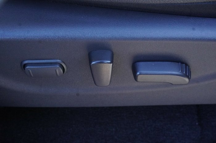2022 Nissan Navara ST-X