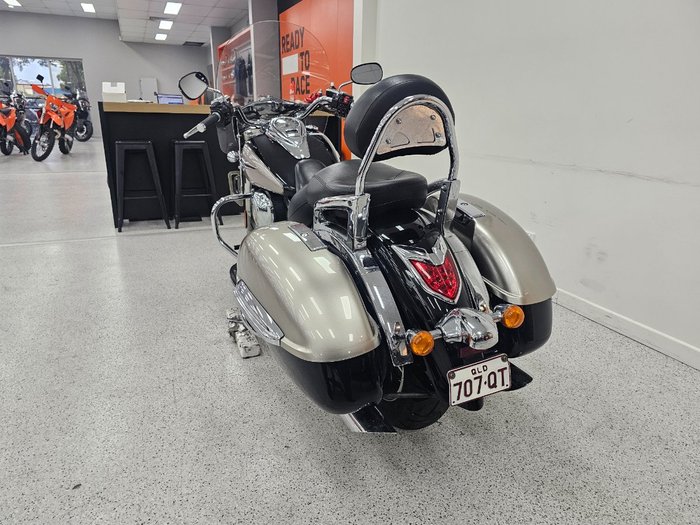 2010 Kawasaki VULCAN 1700 NOMAD Black