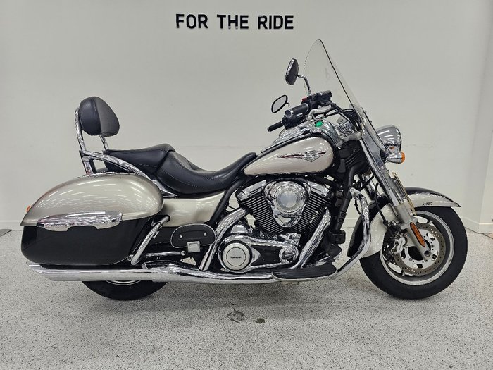 2010 Kawasaki VULCAN 1700 NOMAD Black