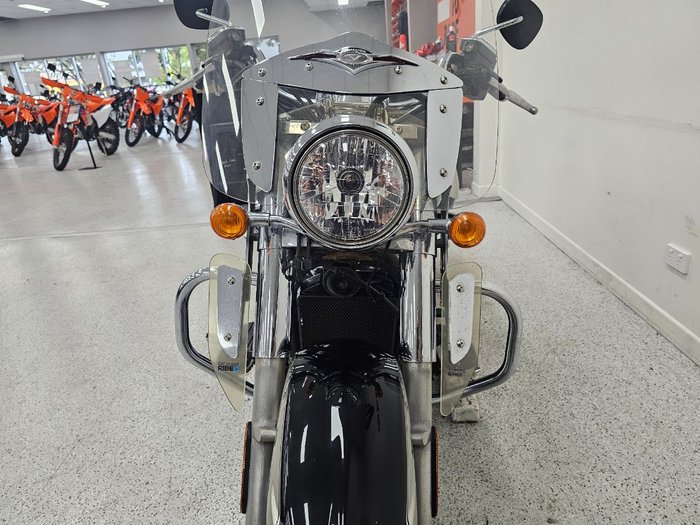 2010 Kawasaki VULCAN 1700 NOMAD Black