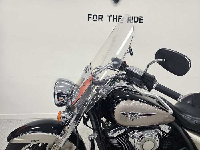 2010 Kawasaki VULCAN 1700 NOMAD Black