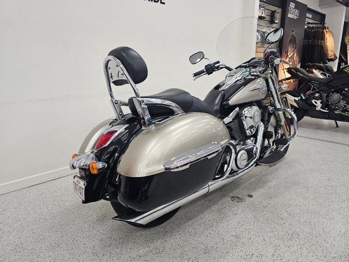 2010 Kawasaki VULCAN 1700 NOMAD Black
