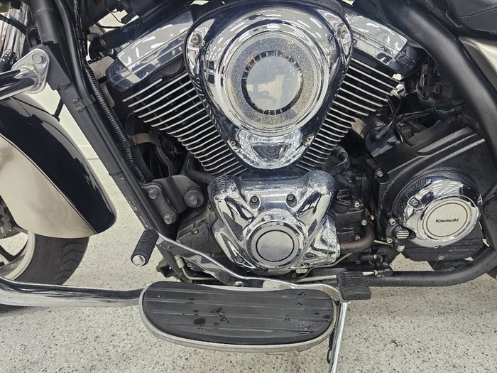 2010 Kawasaki VULCAN 1700 NOMAD Black