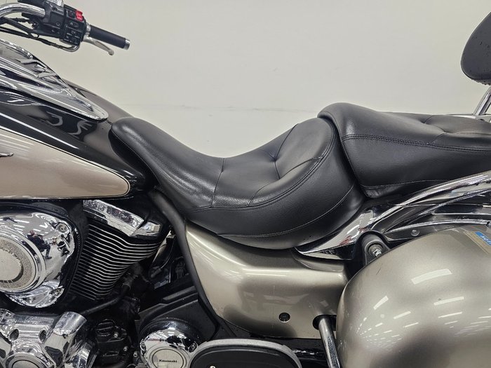 2010 Kawasaki VULCAN 1700 NOMAD Black