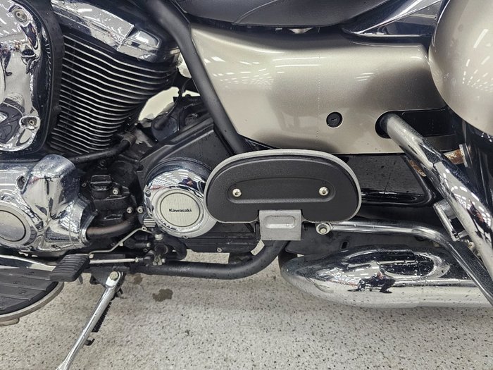 2010 Kawasaki VULCAN 1700 NOMAD Black