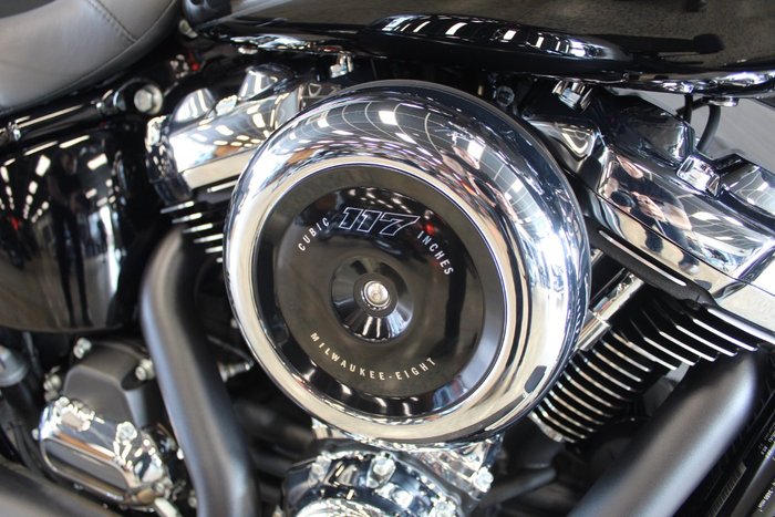 2025 Harley-davidson FLHC HERITAGE CLASSIC (117) VIVID BLACK