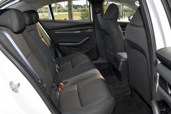 2025 Mazda 3 G20 Evolve