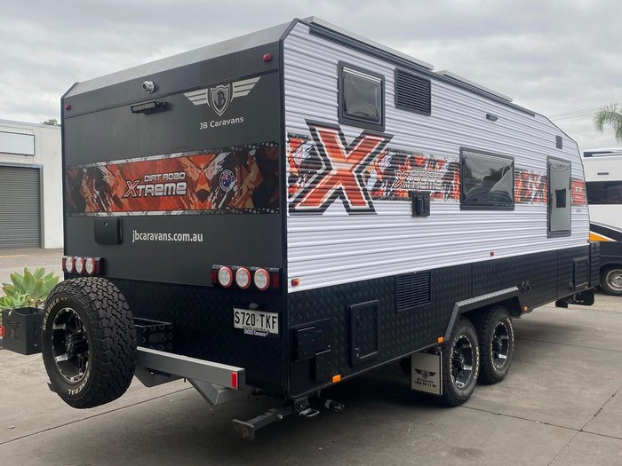 2023 JB Caravans 20'6 Dirt Road Xtreme Side Club