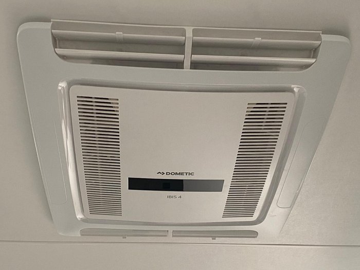 2023 JB Caravans 20'6 Dirt Road Xtreme Side Club