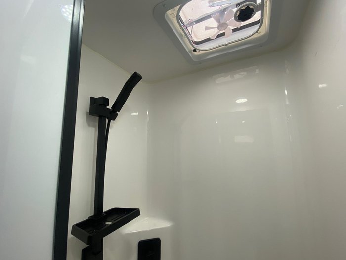 2023 JB Caravans 20'6 Dirt Road Xtreme Side Club