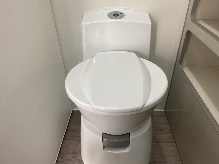 2023 JB Caravans 20'6 Dirt Road Xtreme Side Club