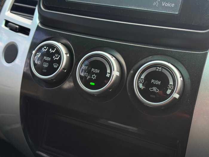 2015 Mitsubishi Challenger