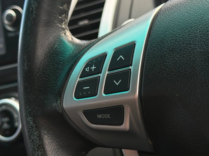 2015 Mitsubishi Challenger