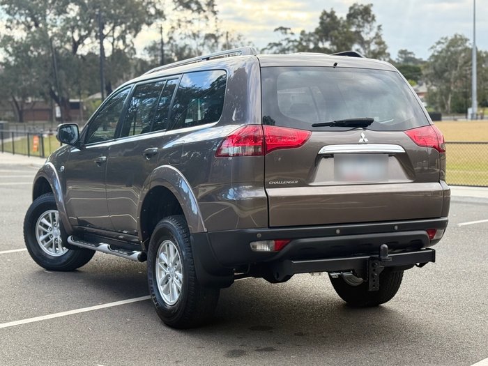 2015 Mitsubishi Challenger