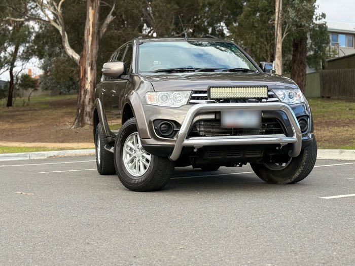 2015 Mitsubishi Challenger