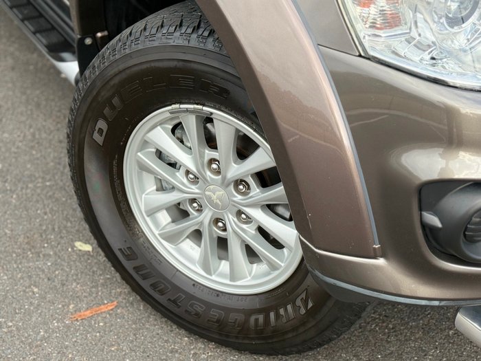2015 Mitsubishi Challenger