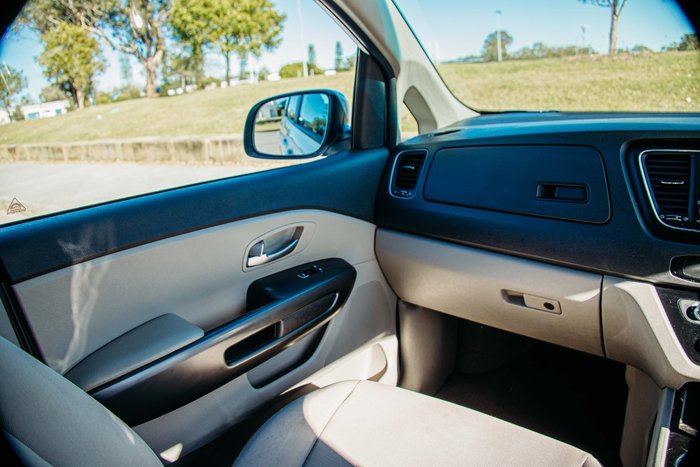 2020 Kia Carnival S