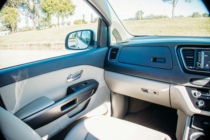 2020 Kia Carnival S