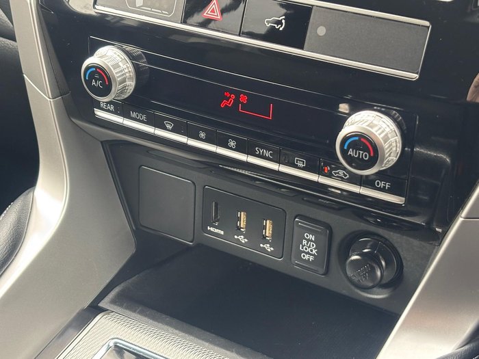 2023 Mitsubishi Pajero Sport GLS