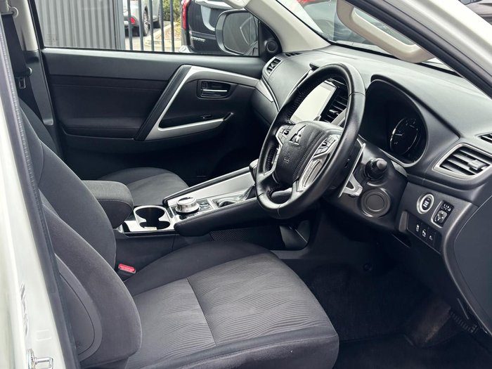 2023 Mitsubishi Pajero Sport GLS