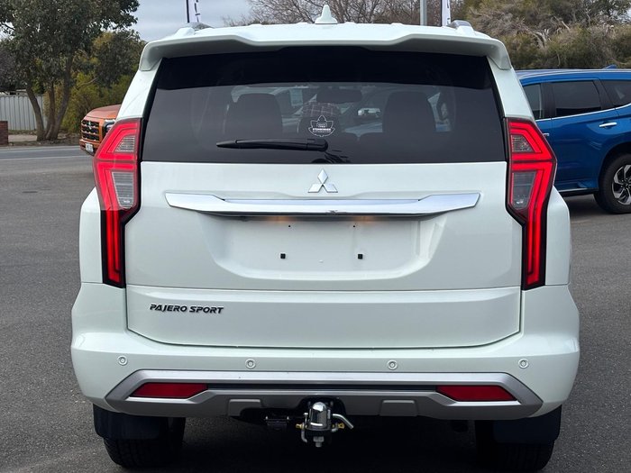 2023 Mitsubishi Pajero Sport GLS