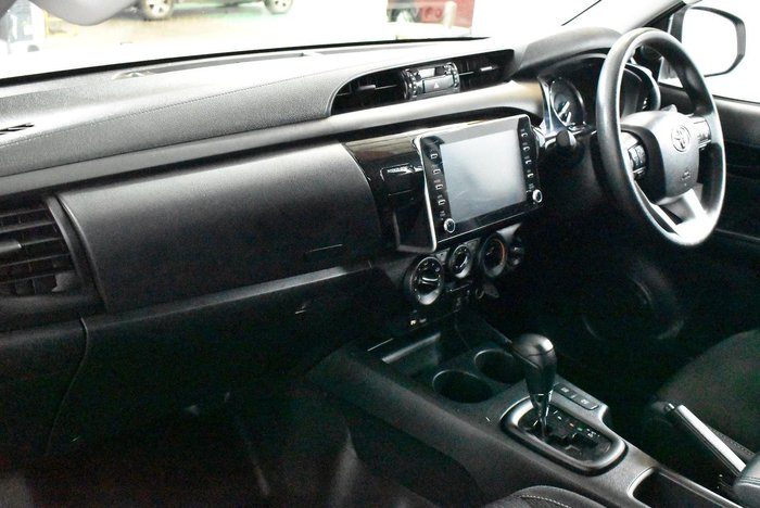 2020 Toyota Hilux SR
