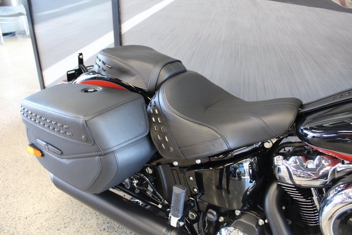 2025 Harley-davidson FLHC HERITAGE CLASSIC (117) WHISKEY FIRE