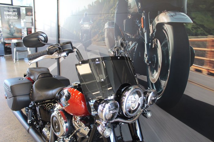 2025 Harley-davidson FLHC HERITAGE CLASSIC (117) WHISKEY FIRE