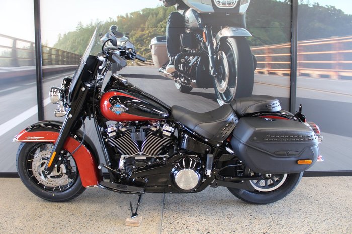 2025 Harley-davidson FLHC HERITAGE CLASSIC (117) WHISKEY FIRE