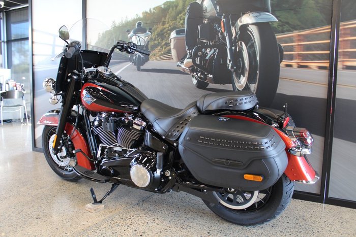 2025 Harley-davidson FLHC HERITAGE CLASSIC (117) WHISKEY FIRE