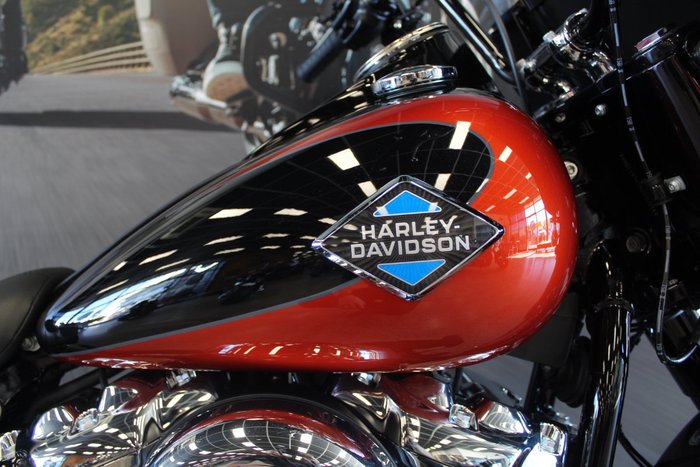 2025 Harley-davidson FLHC HERITAGE CLASSIC (117) WHISKEY FIRE