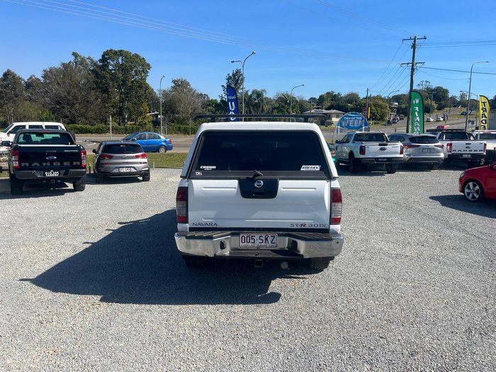 2005 Nissan Navara ST-R