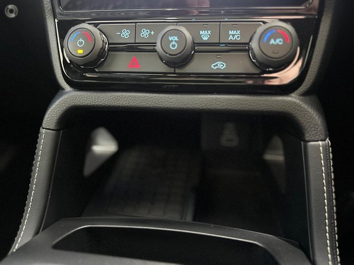 2025 Ford Everest Platinum