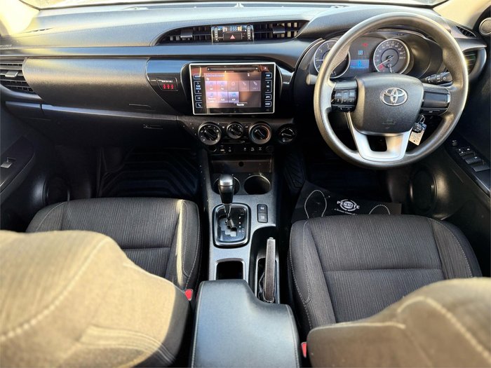 2019 Toyota Hilux SR