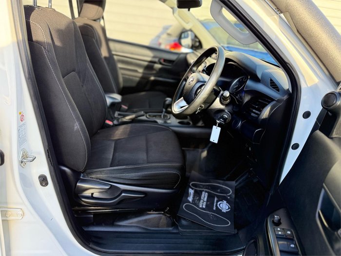 2019 Toyota Hilux SR