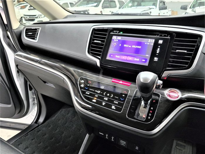 2018 Honda Odyssey VTi-L 5th Gen MY18 Platinum White