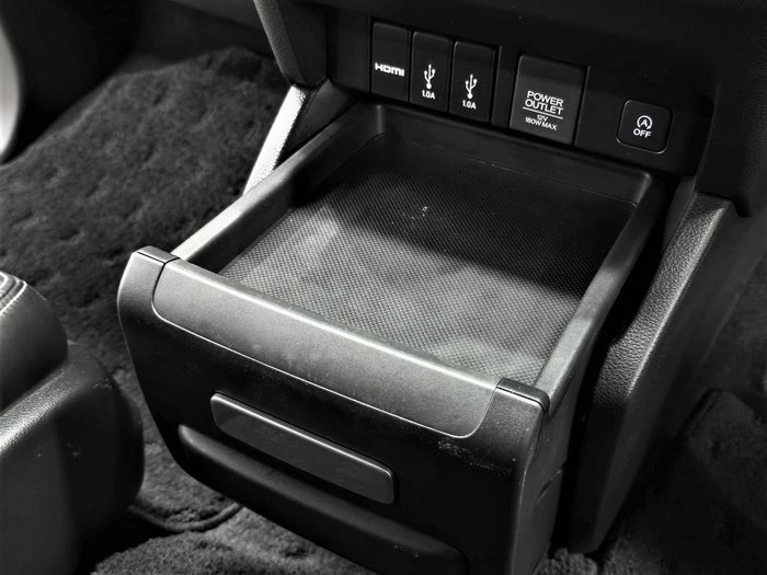 2018 Honda Odyssey VTi-L 5th Gen MY18 Platinum White