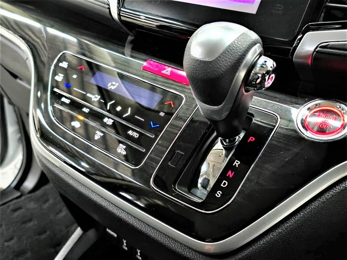 2018 Honda Odyssey VTi-L 5th Gen MY18 Platinum White