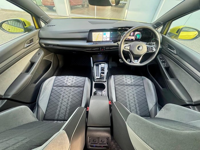 2022 Volkswagen Golf 110TSI R-Line