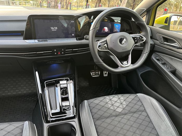2022 Volkswagen Golf 110TSI R-Line