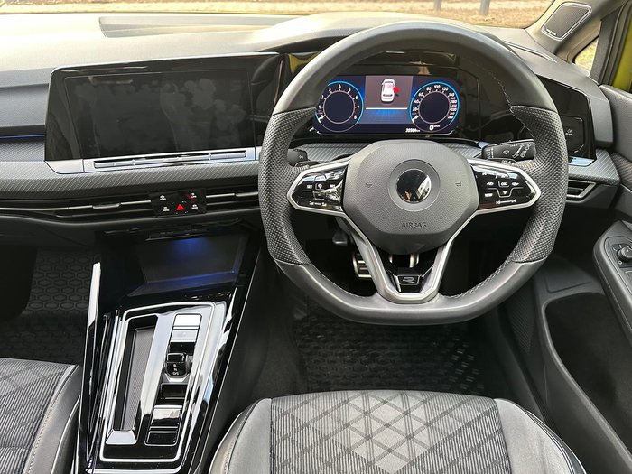 2022 Volkswagen Golf 110TSI R-Line