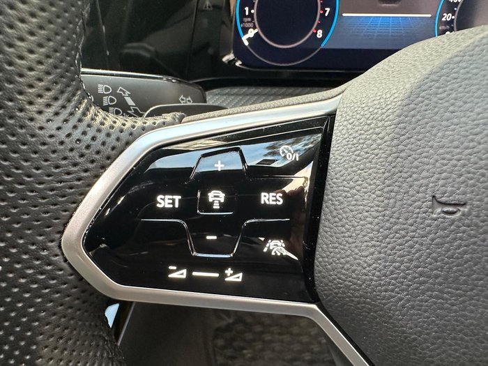 2022 Volkswagen Golf 110TSI R-Line