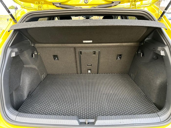 2022 Volkswagen Golf 110TSI R-Line