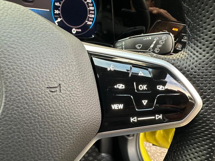 2022 Volkswagen Golf 110TSI R-Line