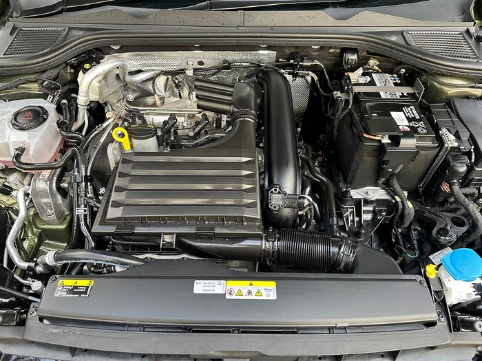 2022 Volkswagen Golf 110TSI R-Line