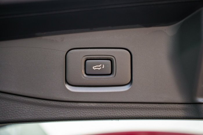 2023 Isuzu MU-X LS-T