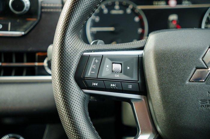 2023 Mitsubishi Outlander LS