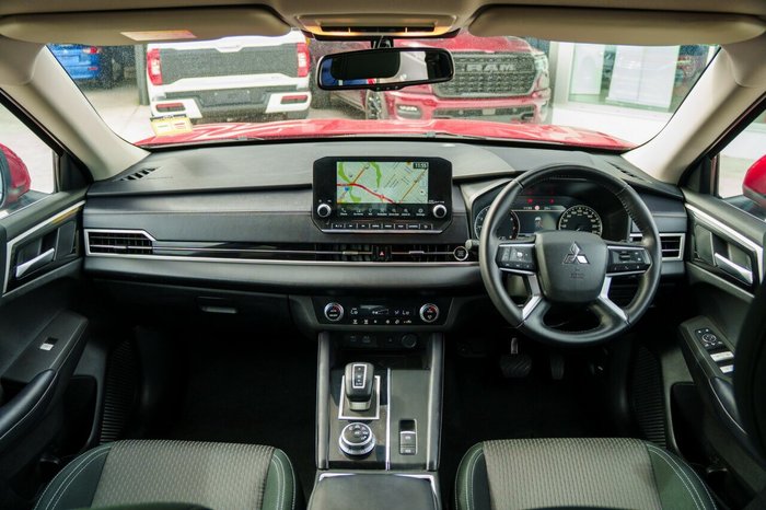2023 Mitsubishi Outlander LS