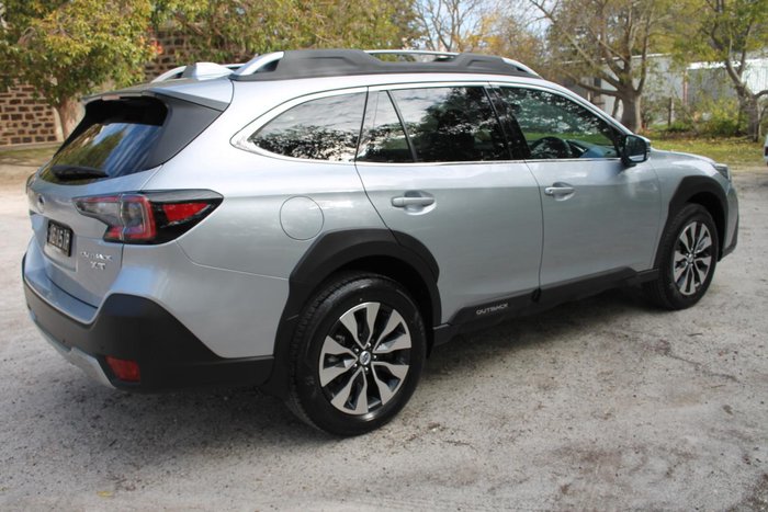 2025 Subaru Outback AWD Touring XT